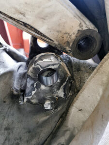 3-Bolzensitz-auf-passmaß-ausgespindelt-bereit-zum-buchse-einpressen