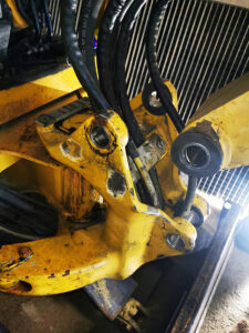 7-komatsu-pc20r-hauptarm-montage-am-schwenkgelenk-mit-neuen-buchsen